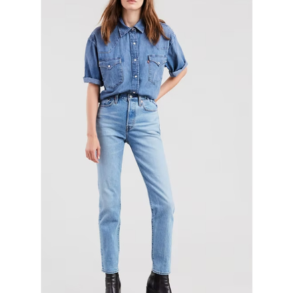 Levi’s Wedgie Icon Ankle Jeans High Rise Button Fly in Bright Side Light Wash - Picture 3 of 12